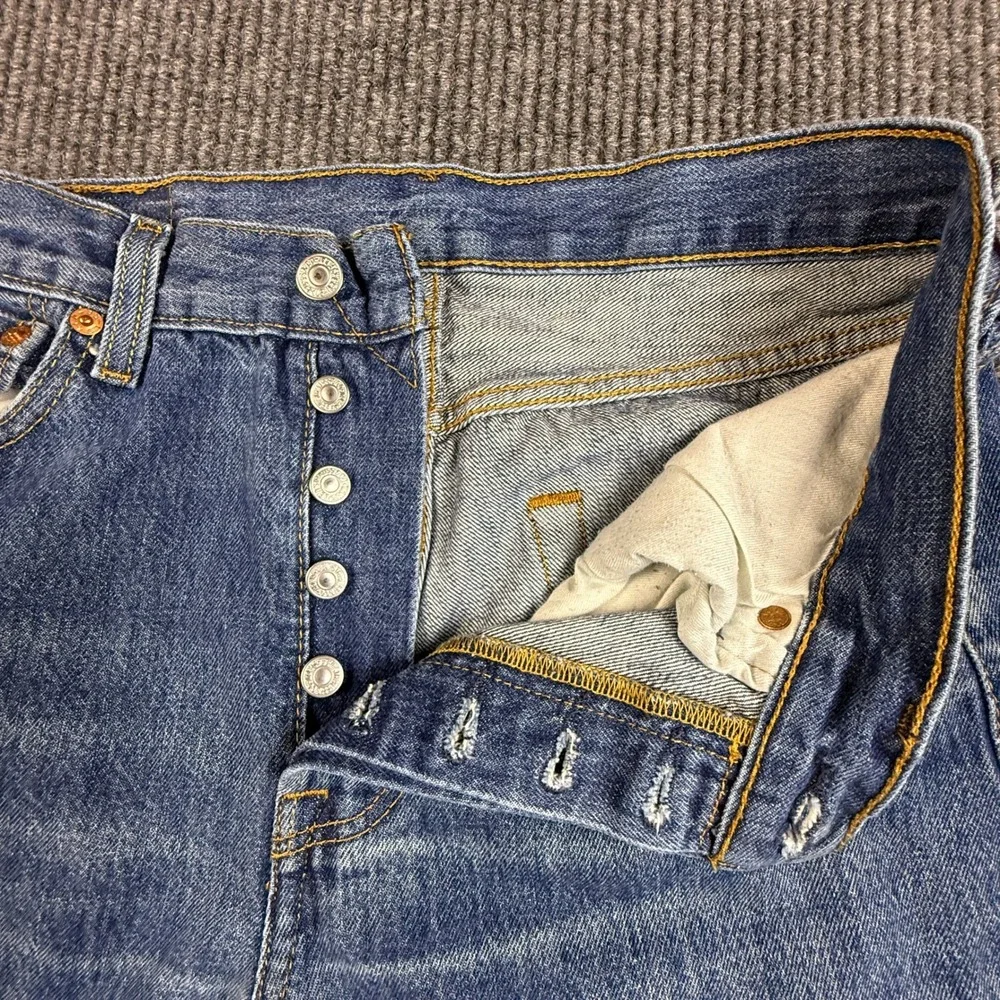 Levis 501 Original Fit Mens W32 L28 2012 Year Straight Leg Button Fly Blue Denim